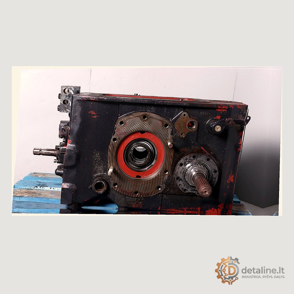 Deutz-Fahr traktoriaus naudotas galinio tilto korpusas, Detaline
